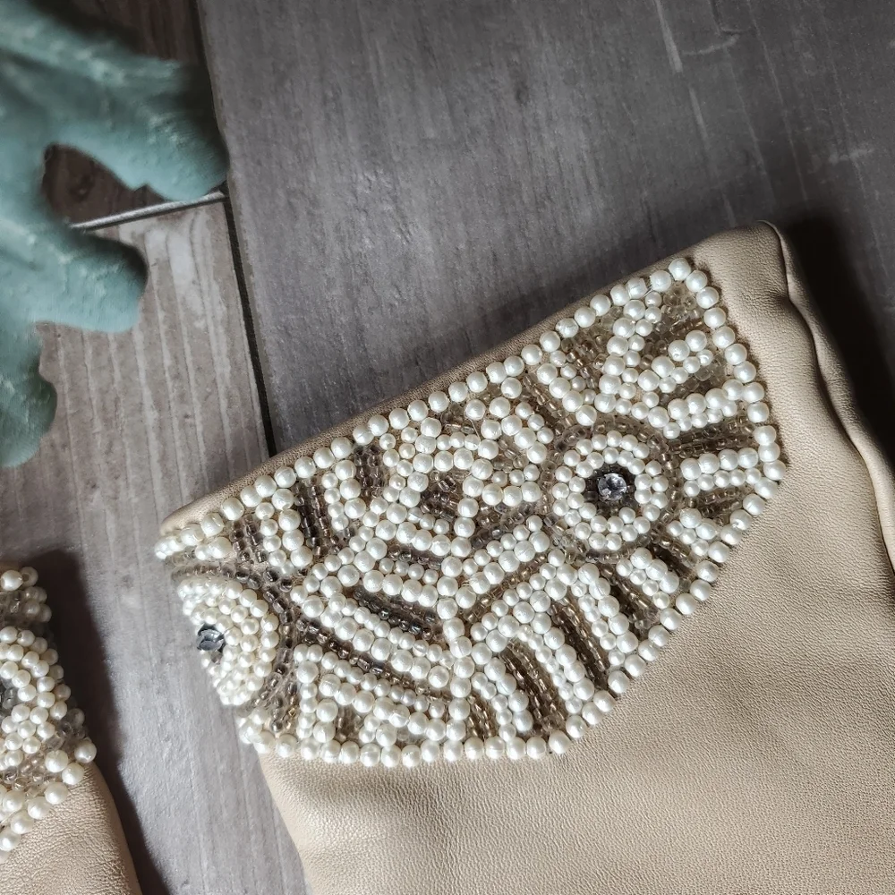Vintage Beaded Leather Gloves Women's Size Medium Beige Cream